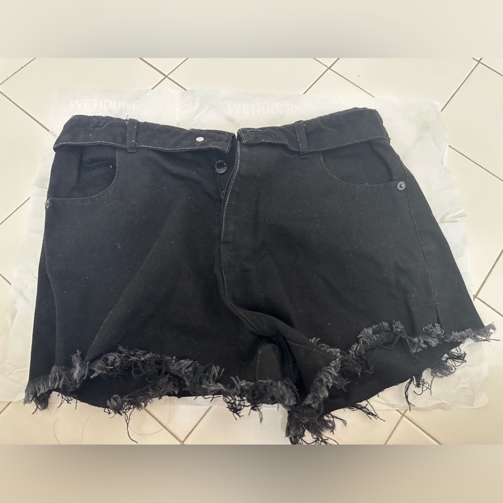 ALEXANDER WANG
Black Shorts (second hand)
